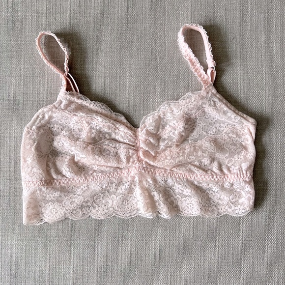 VS Pink - Soft pink stretch lace bralette - Picture 2 of 4
